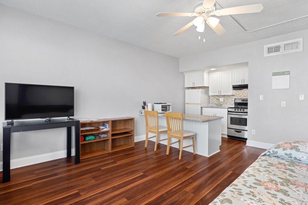 311 W ASHLEY Street #1015, Jacksonville, FL 32202 property image